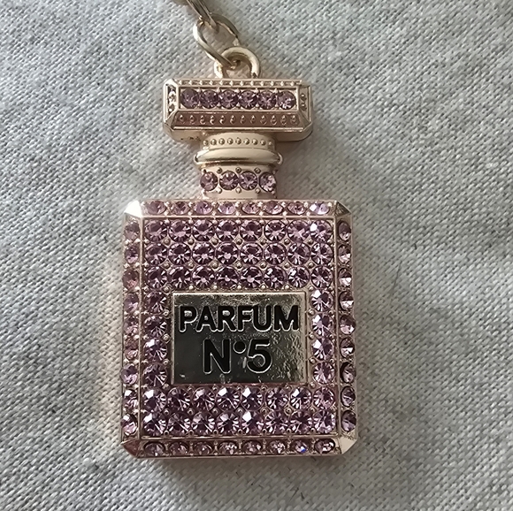 Parfum Bottle Bag charm/Keychain New - Picture 2 of 3